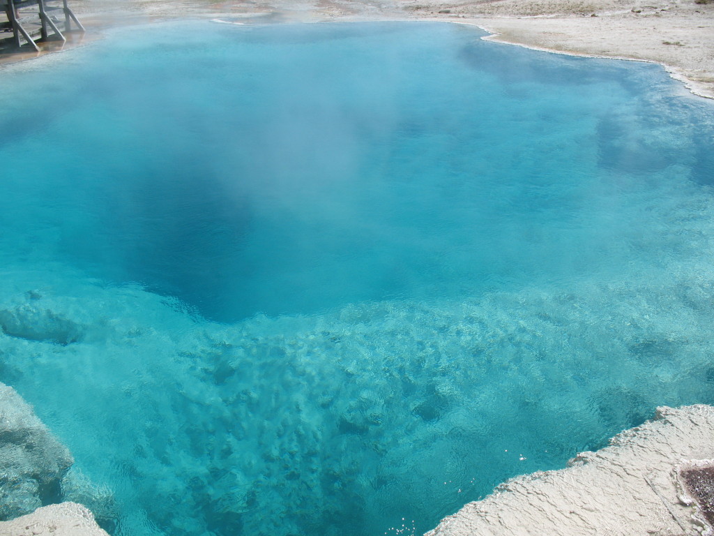 Beautiful light blue pool in Yellowstone