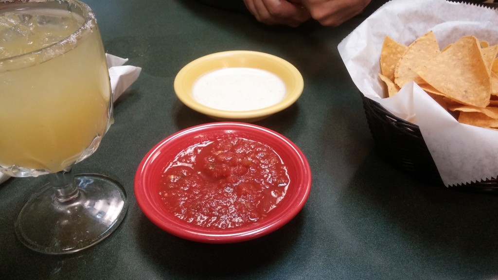 margarita, chips, and salsa